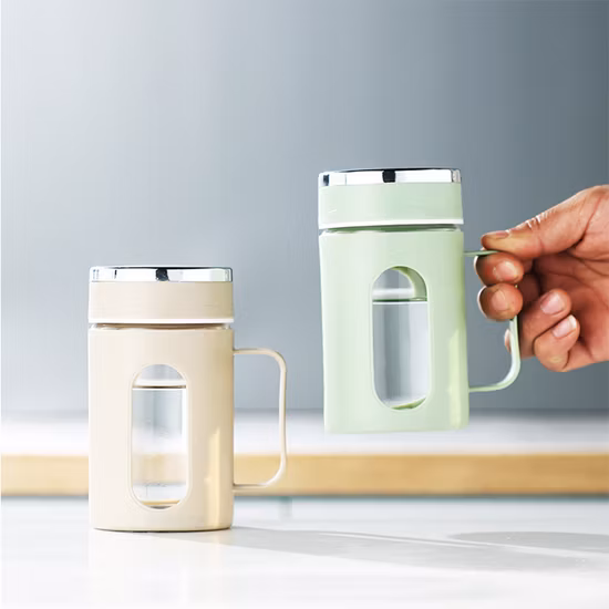 Fashion Home Use Different Size High Borosilicate Glass Measuring Cup with Lid